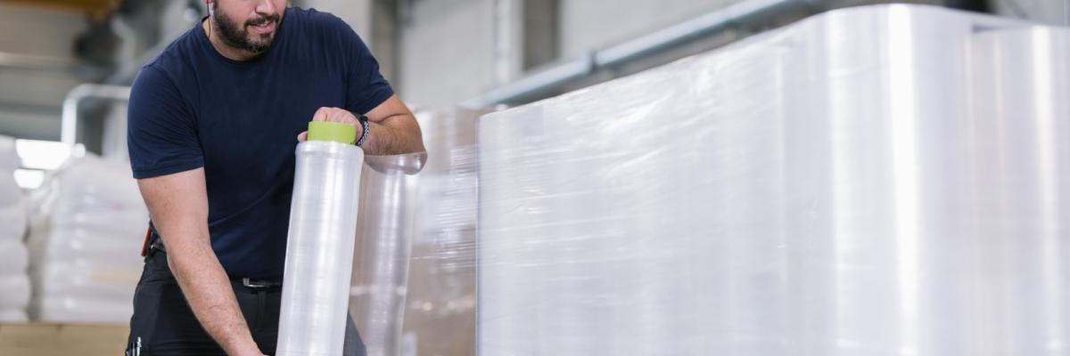 Inline pre-stretch production with SML extrusion technology